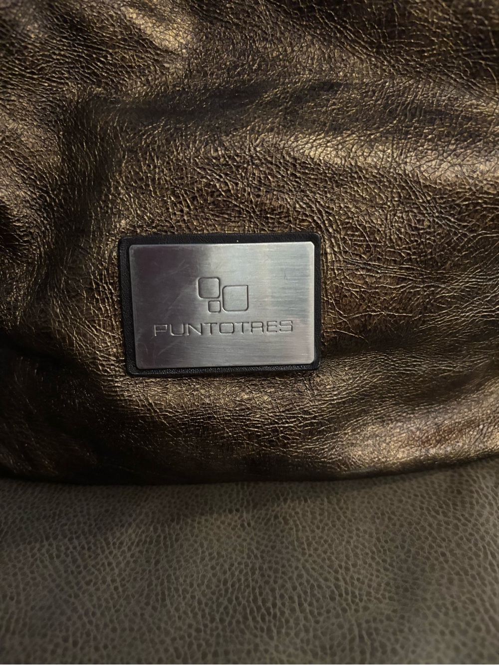 Puntotres Women's Metallic Brown Shoulder Bag